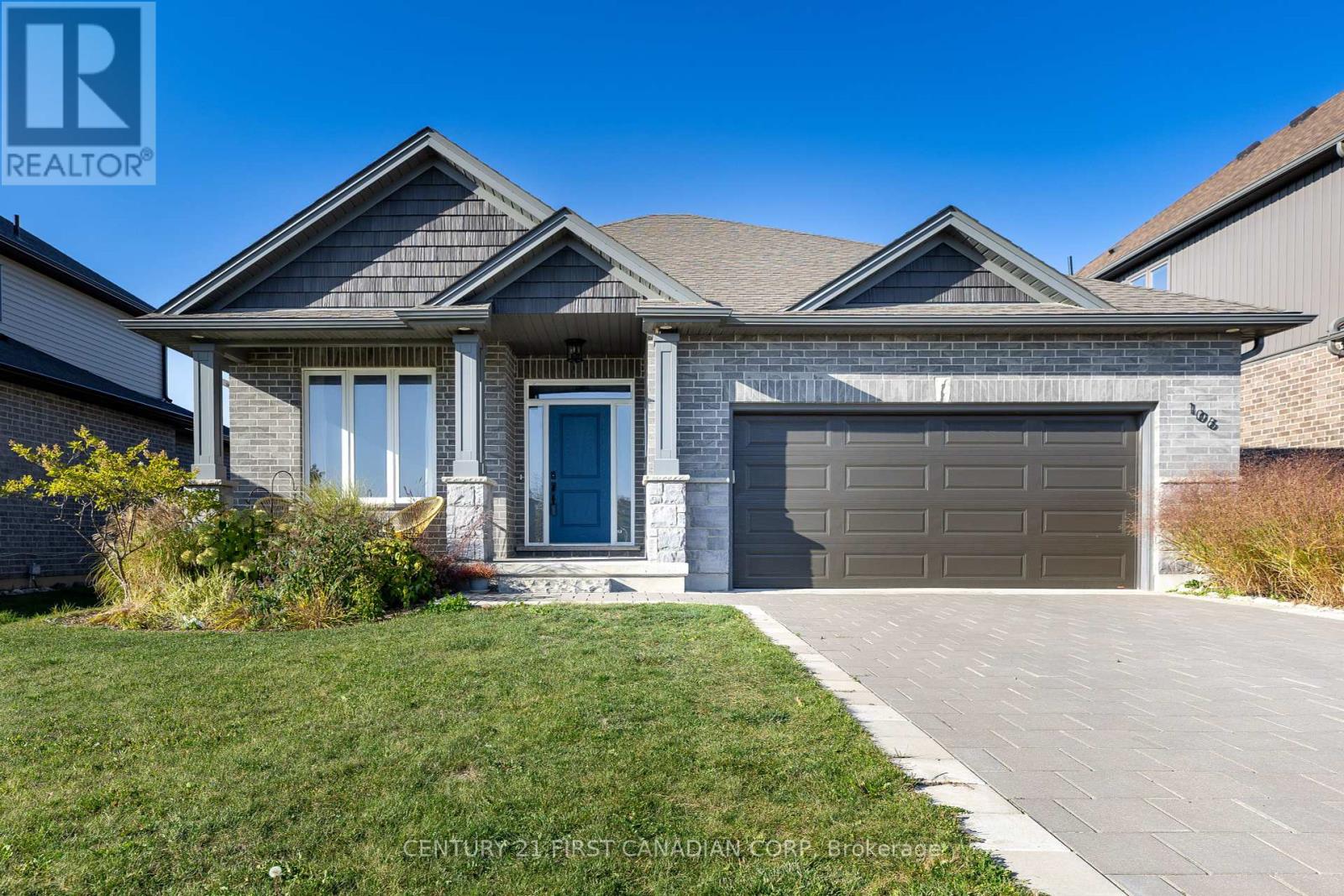 106 Stuart Avenue, Lucan Biddulph (Lucan), Ontario  N0M 2J0 - Photo 1 - X12444923