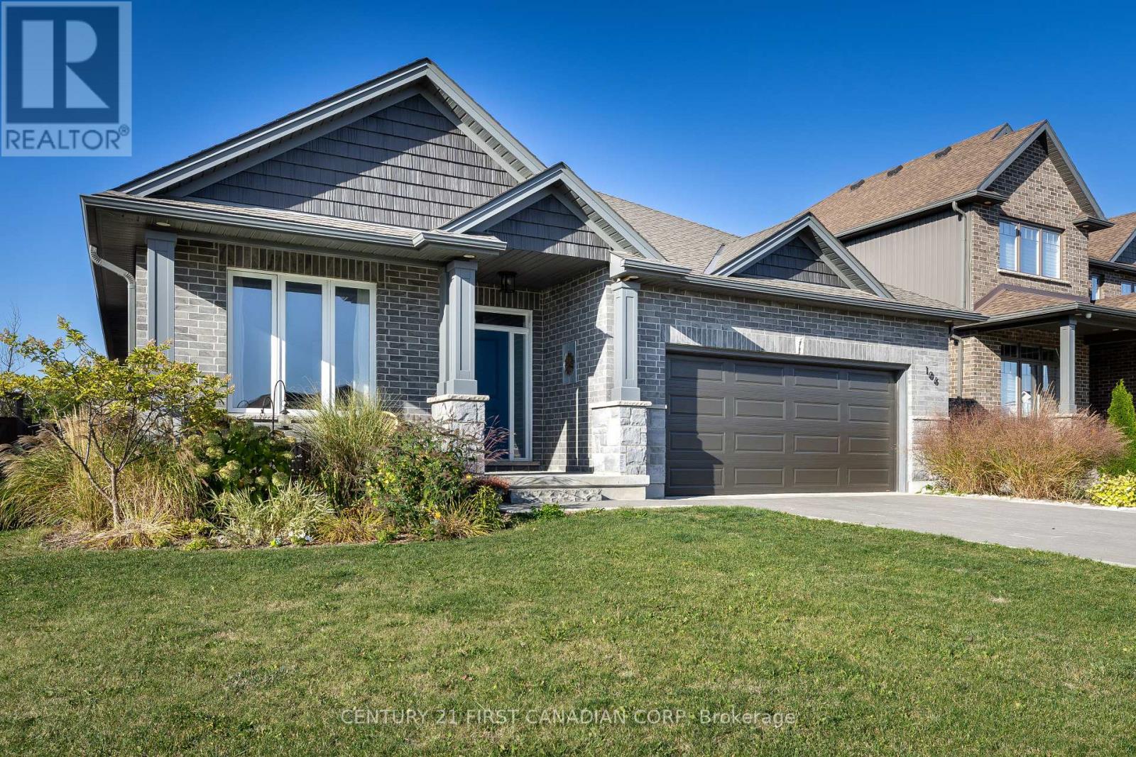 106 Stuart Avenue, Lucan Biddulph (Lucan), Ontario  N0M 2J0 - Photo 2 - X12444923