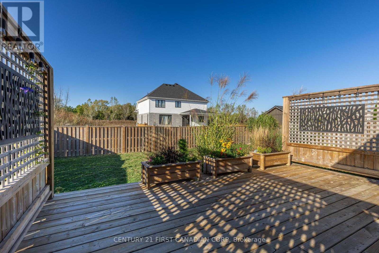 106 Stuart Avenue, Lucan Biddulph (Lucan), Ontario  N0M 2J0 - Photo 21 - X12444923