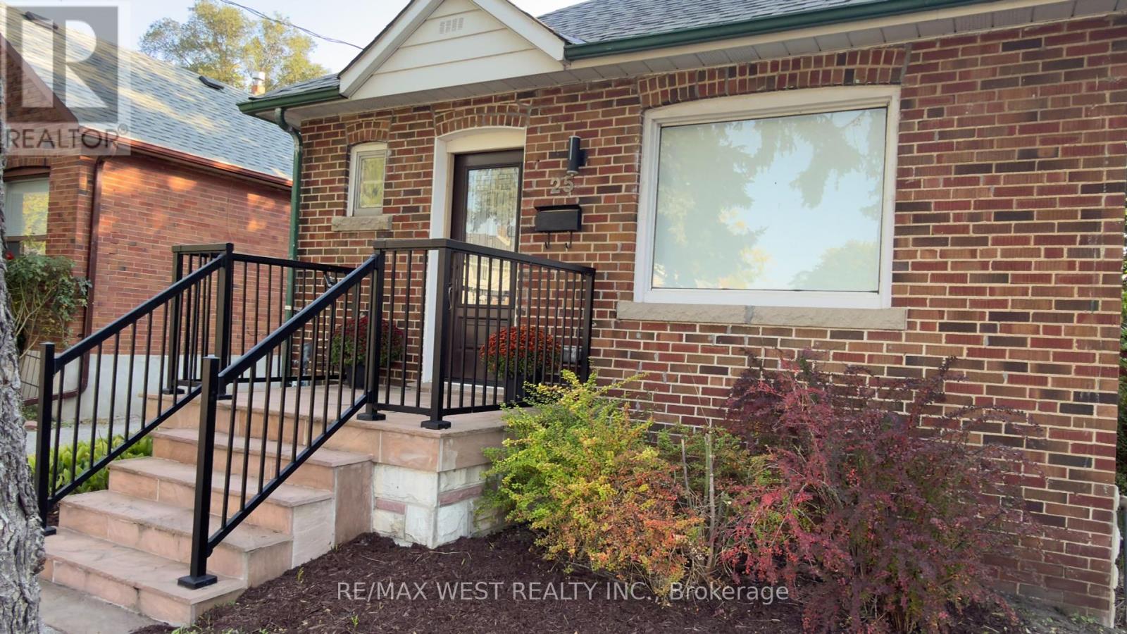 25 Sixteenth Street, Toronto, Ontario  M8V 3J7 - Photo 2 - W12437026
