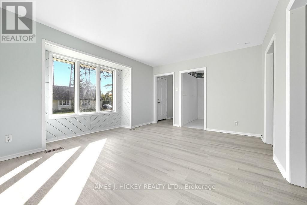 13 Thomson Crescent, Deep River, Ontario  K0J 1P0 - Photo 11 - X12444939