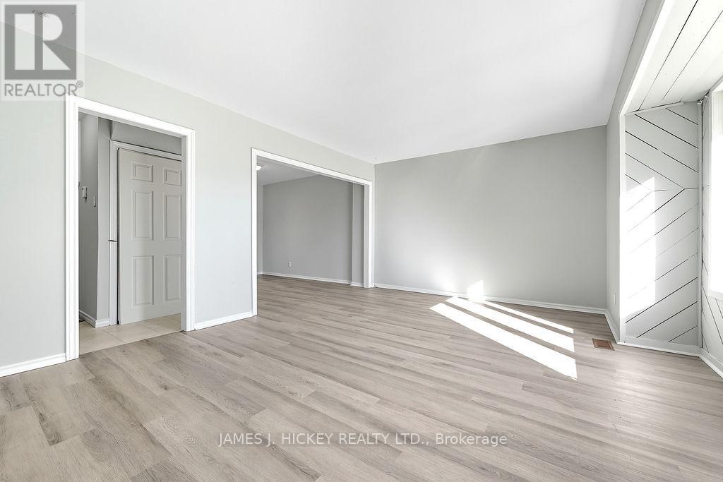 13 Thomson Crescent, Deep River, Ontario  K0J 1P0 - Photo 12 - X12444939