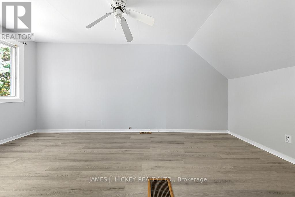 13 Thomson Crescent, Deep River, Ontario  K0J 1P0 - Photo 16 - X12444939