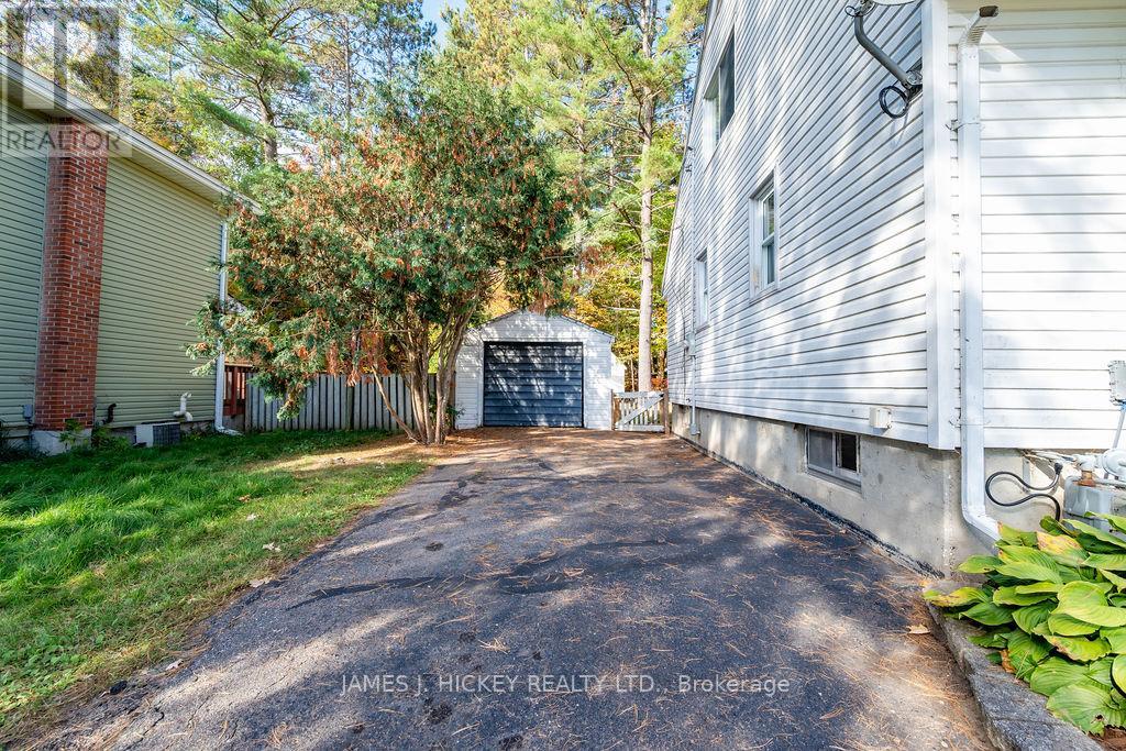 13 Thomson Crescent, Deep River, Ontario  K0J 1P0 - Photo 22 - X12444939