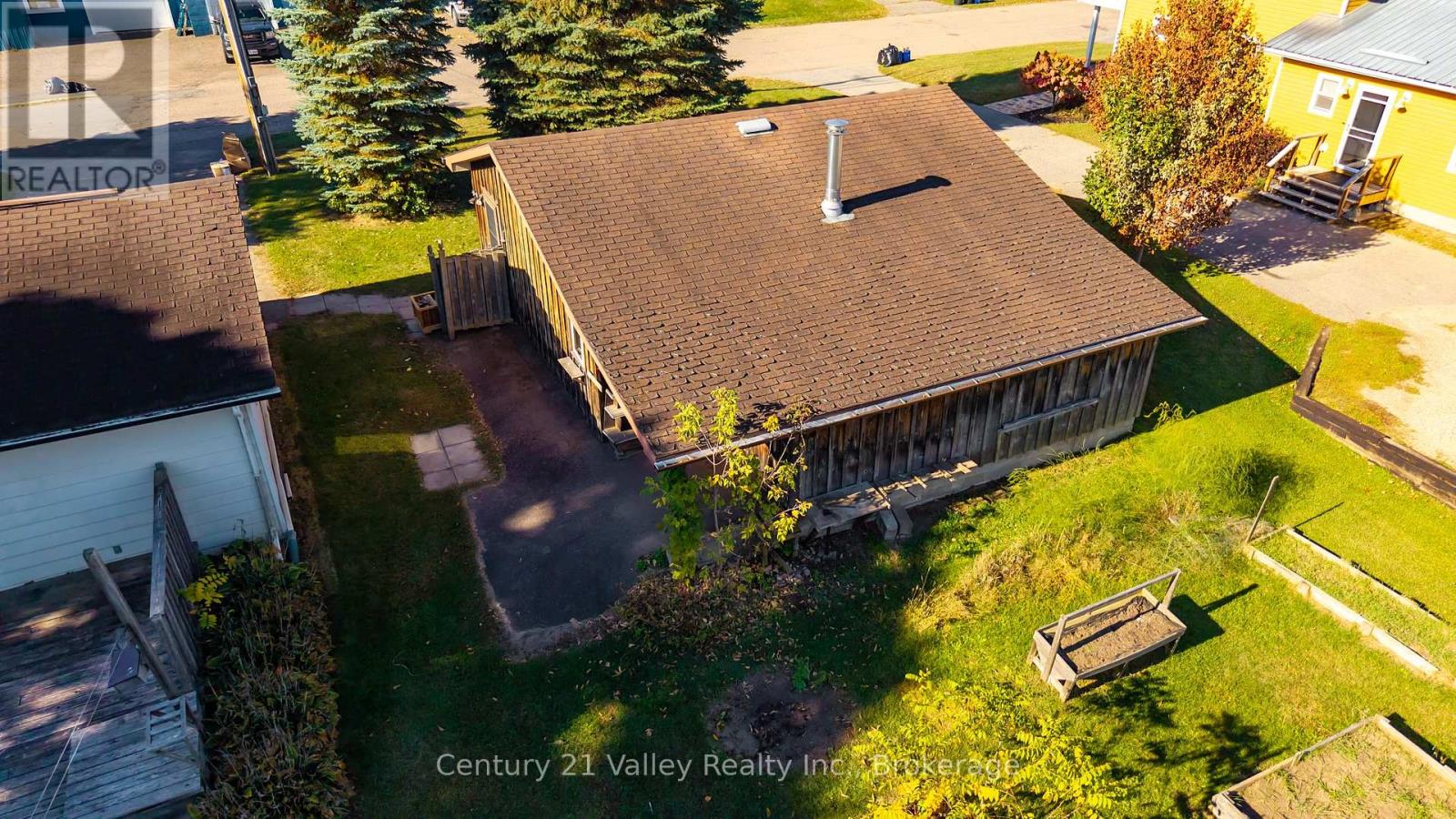 405 Moore Street, Renfrew, Ontario  K7V 1L8 - Photo 11 - X12444965