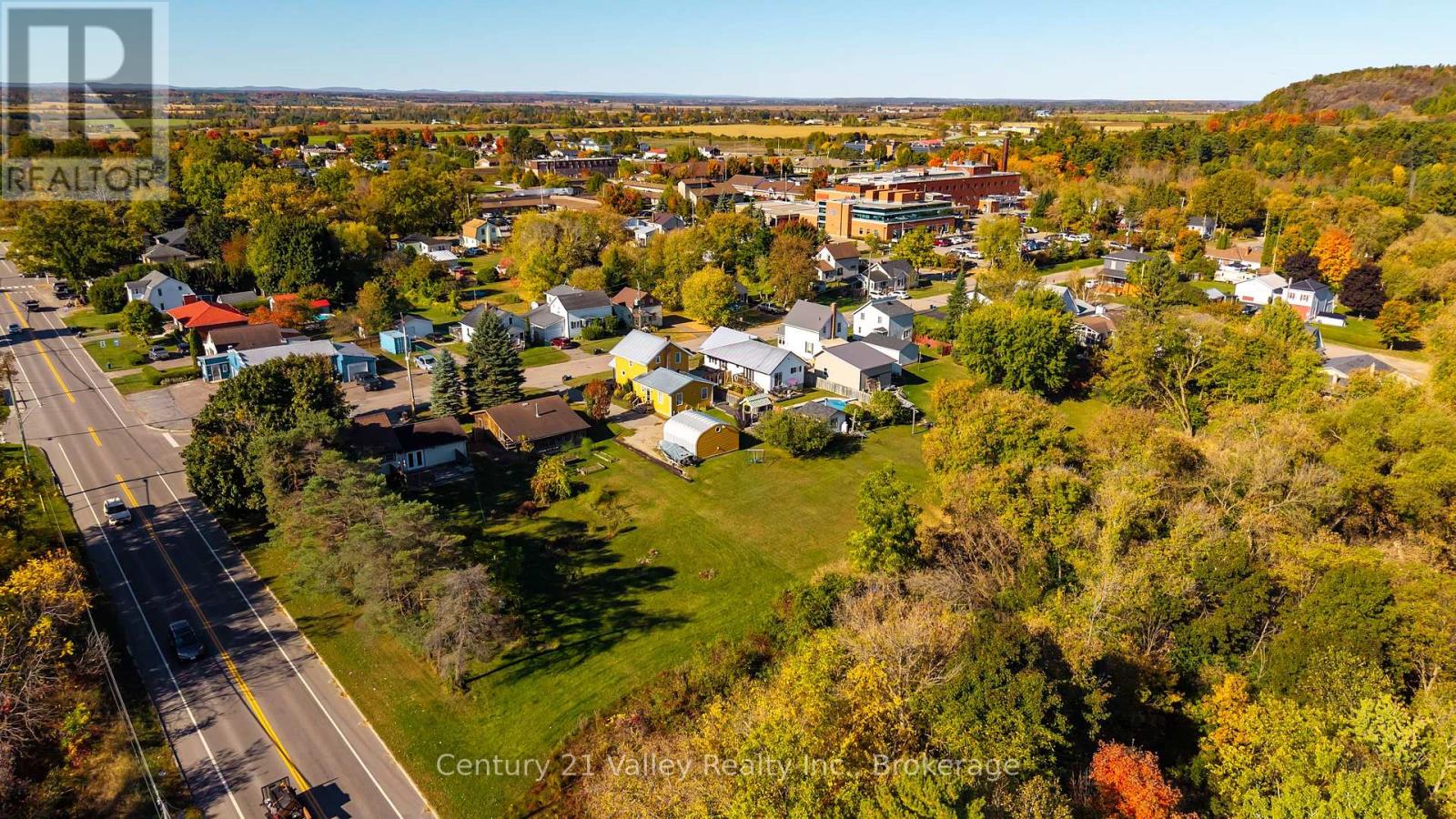 405 Moore Street, Renfrew, Ontario  K7V 1L8 - Photo 13 - X12444965