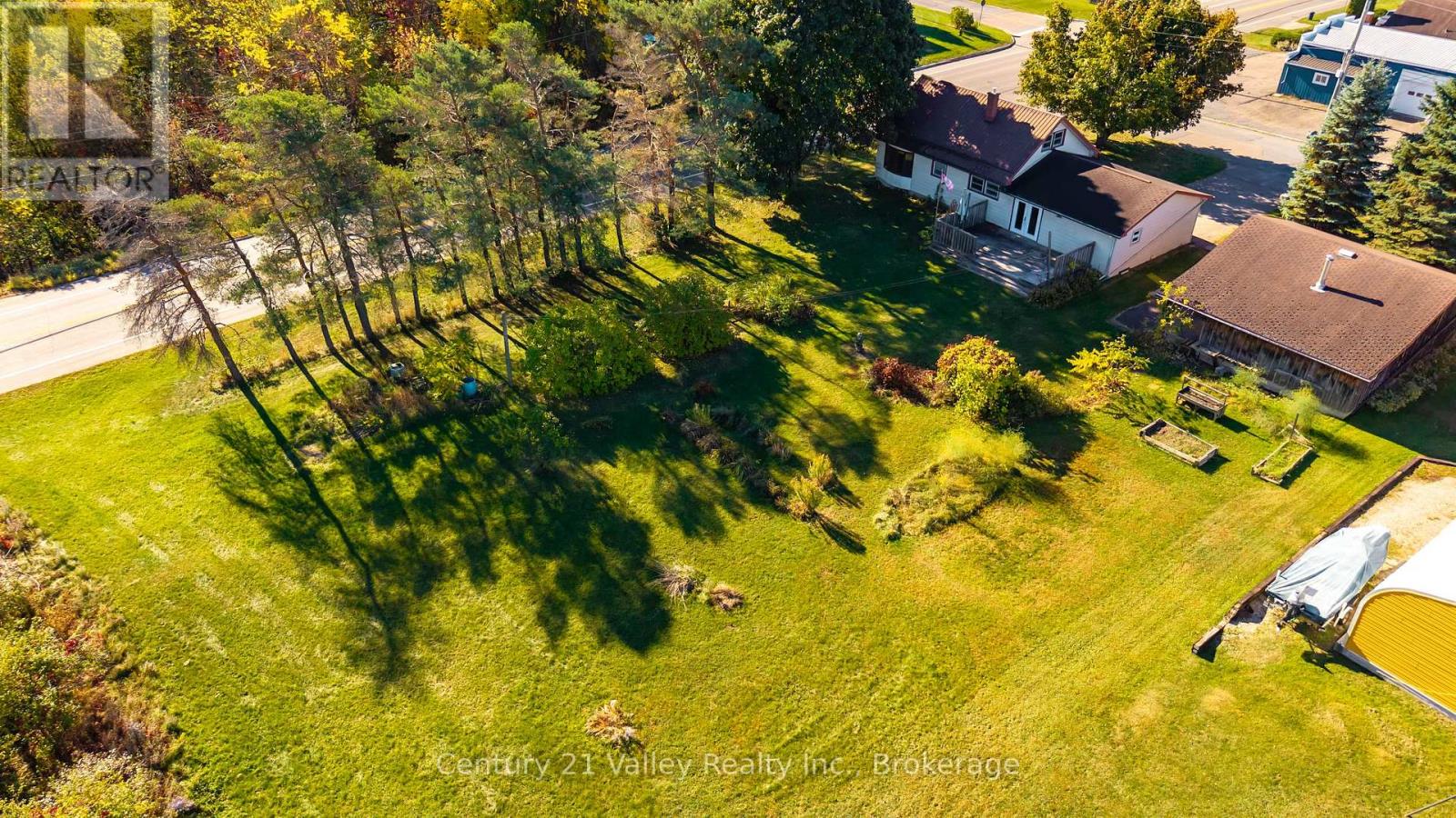 405 Moore Street, Renfrew, Ontario  K7V 1L8 - Photo 17 - X12444965