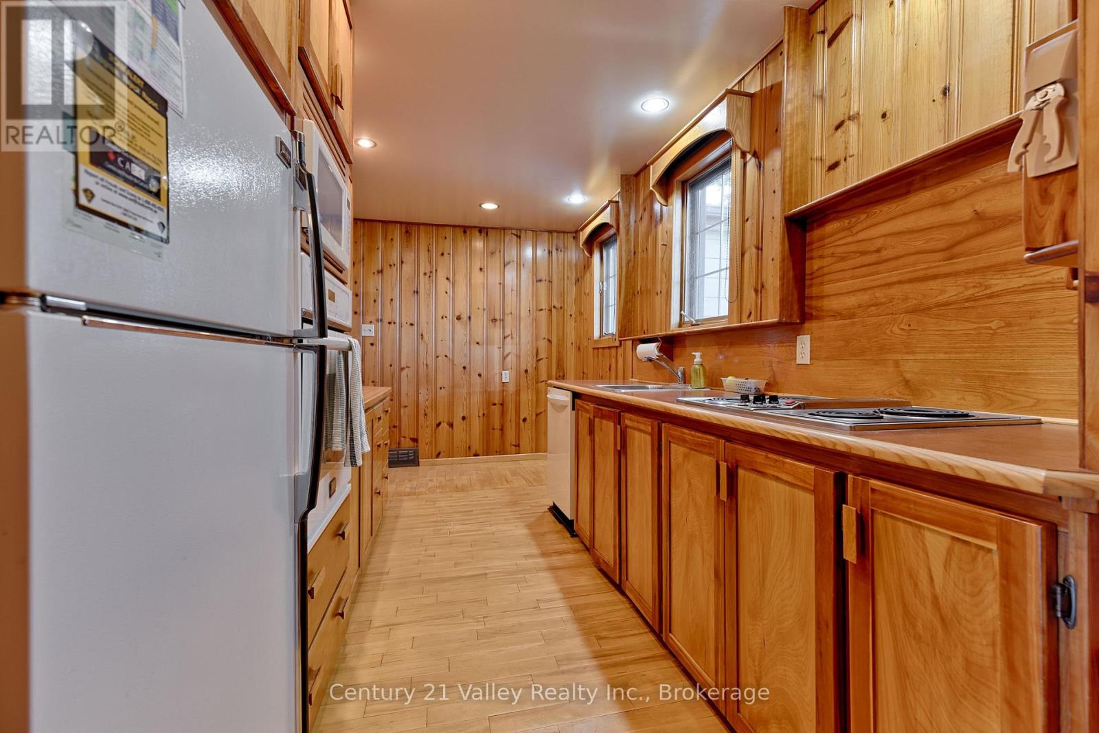 405 Moore Street, Renfrew, Ontario  K7V 1L8 - Photo 26 - X12444965