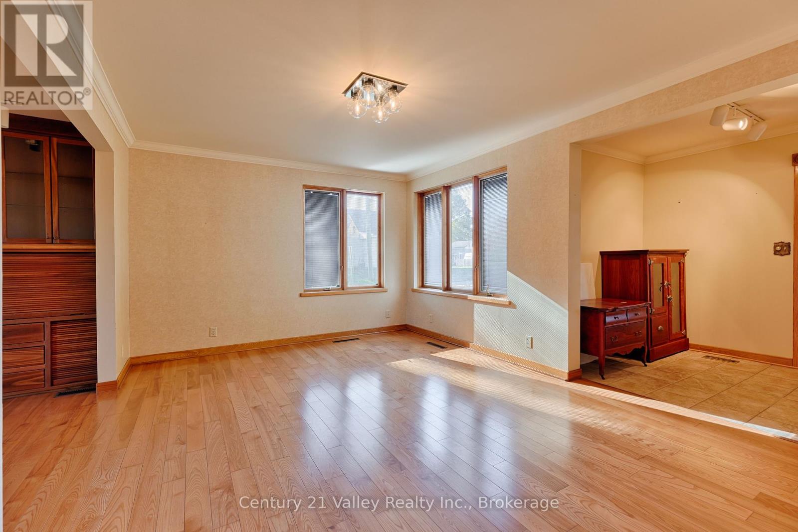 405 Moore Street, Renfrew, Ontario  K7V 1L8 - Photo 34 - X12444965