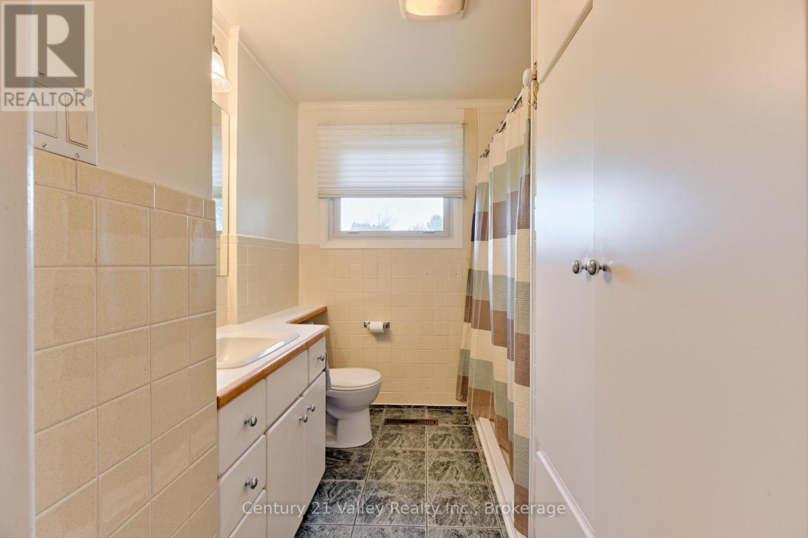 405 Moore Street, Renfrew, Ontario  K7V 1L8 - Photo 39 - X12444965