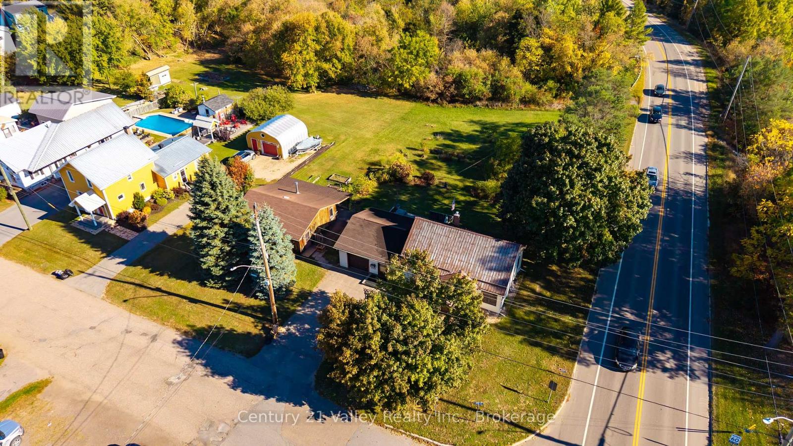 405 Moore Street, Renfrew, Ontario  K7V 1L8 - Photo 4 - X12444965