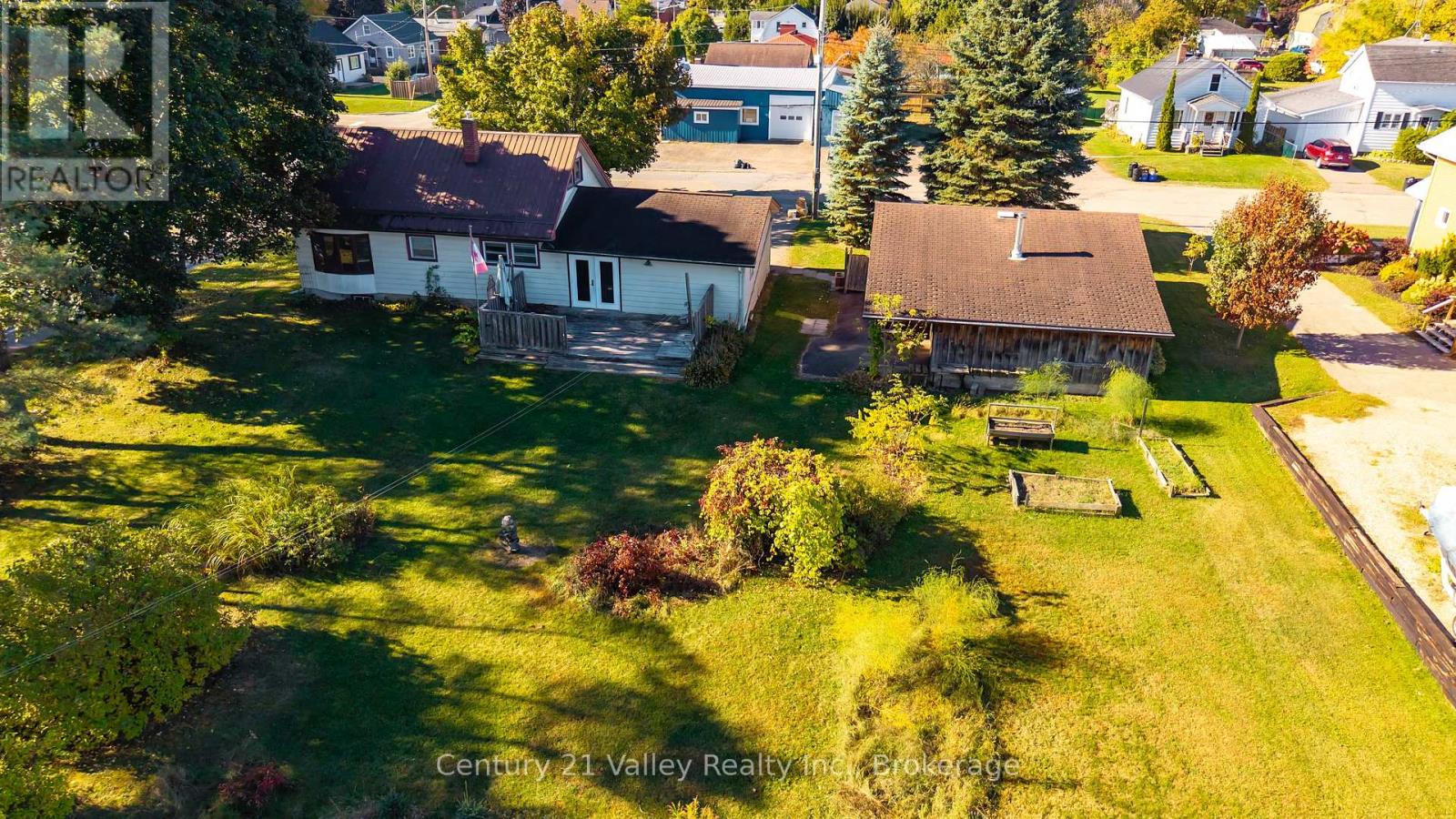 405 Moore Street, Renfrew, Ontario  K7V 1L8 - Photo 5 - X12444965