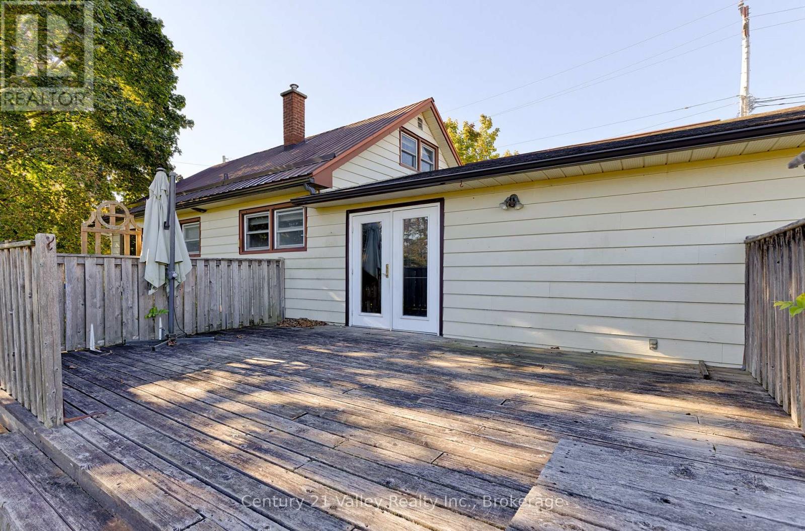 405 Moore Street, Renfrew, Ontario  K7V 1L8 - Photo 9 - X12444965