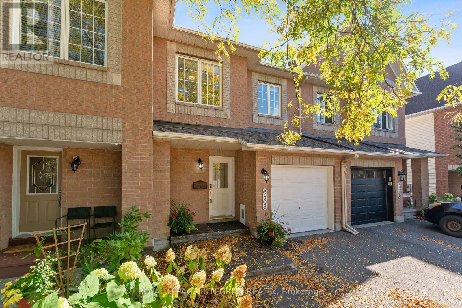6308 Sablewood Place, Ottawa, Ontario  K1C 7M6 - Photo 2 - X12444921