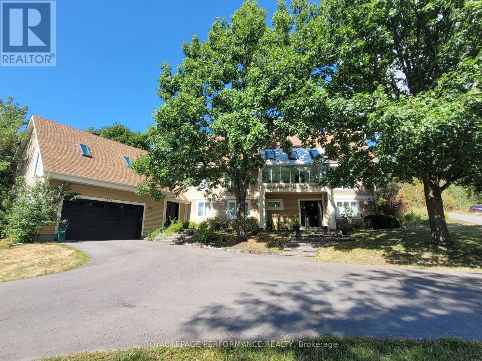 136B GLENNCASTLE DRIVE, Ottawa, Ontario