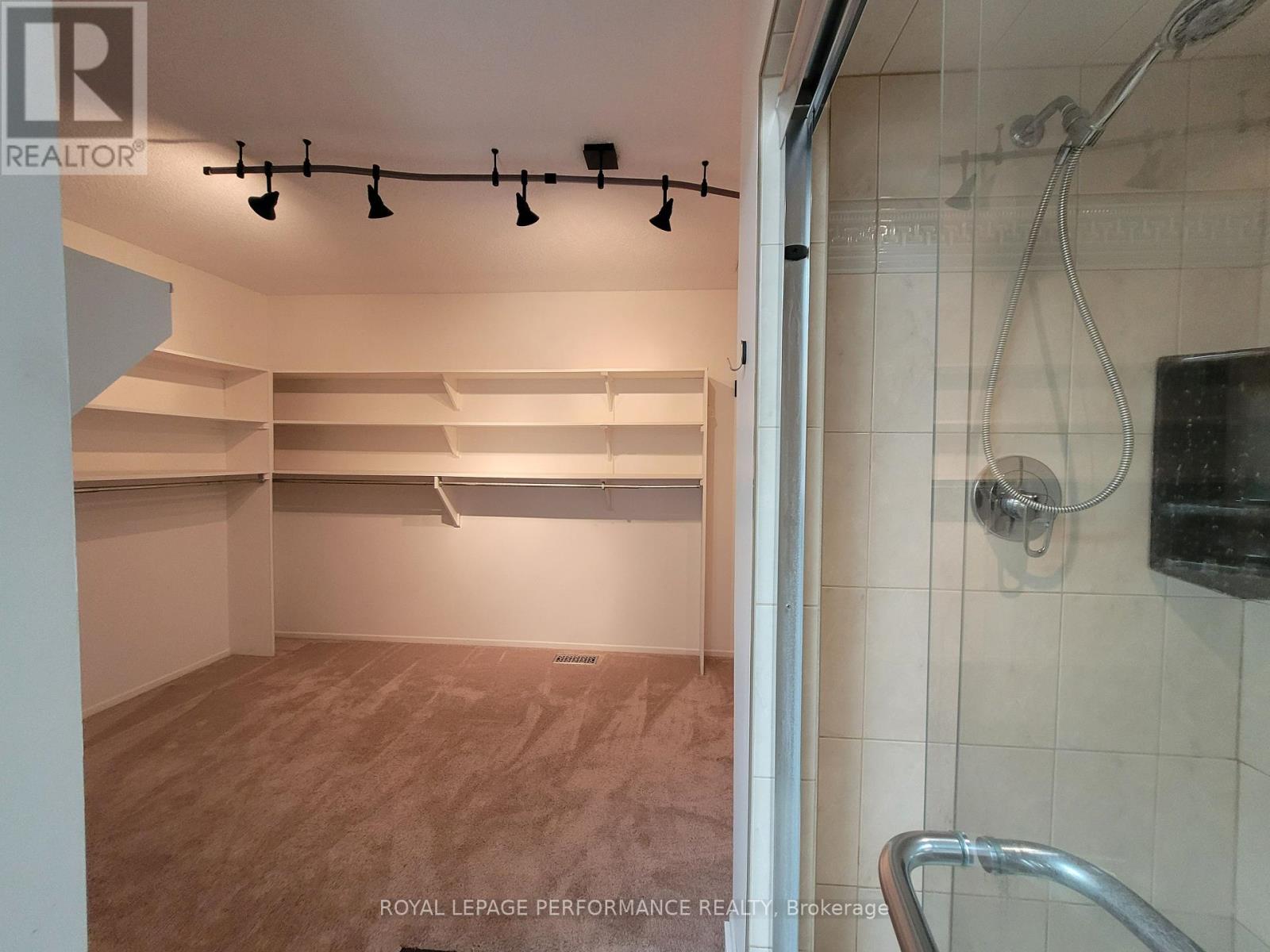 136b Glenncastle Drive, Ottawa, Ontario  K0A 1L0 - Photo 12 - X12444958