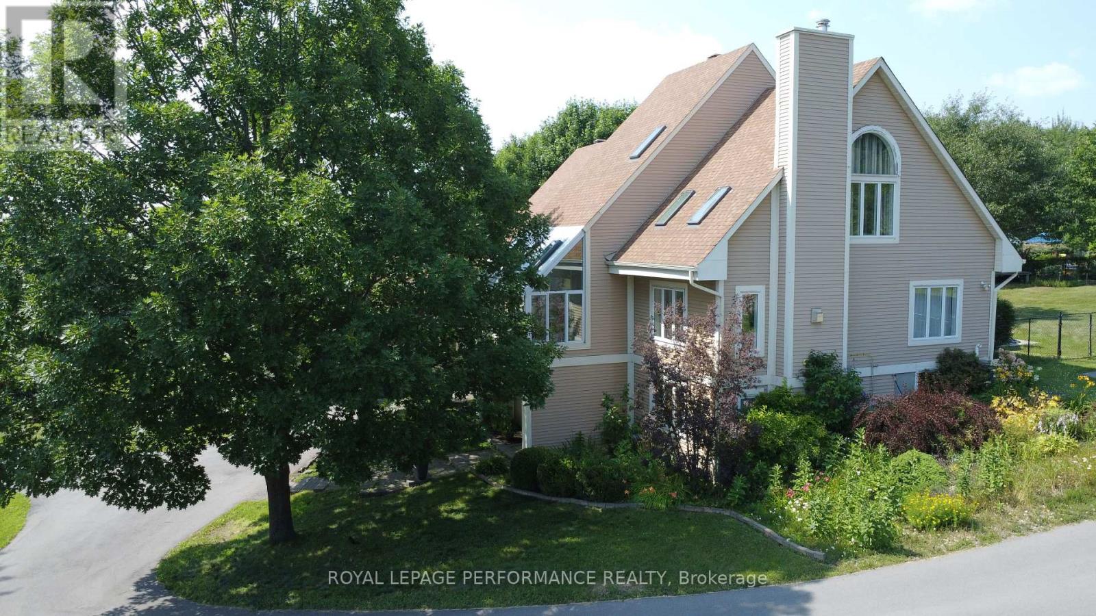 136b Glenncastle Drive, Ottawa, Ontario  K0A 1L0 - Photo 36 - X12444958