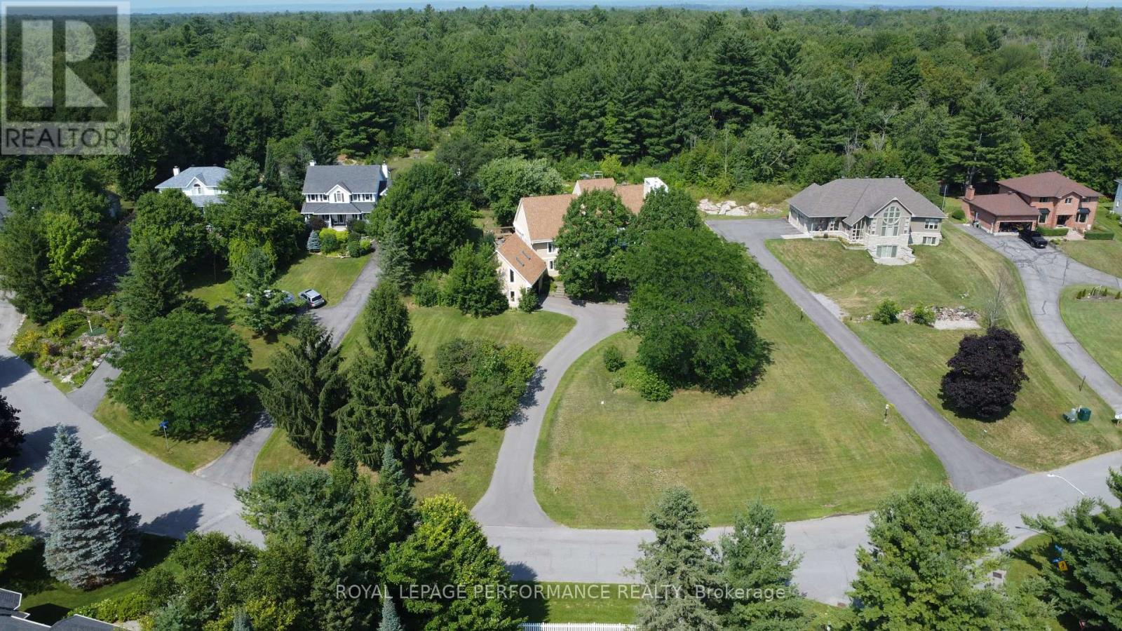 136b Glenncastle Drive, Ottawa, Ontario  K0A 1L0 - Photo 37 - X12444958