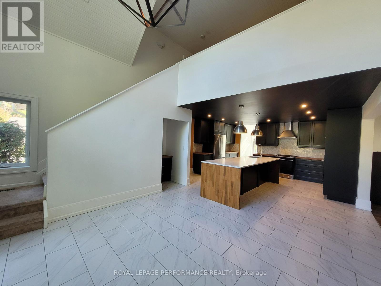 136b Glenncastle Drive, Ottawa, Ontario  K0A 1L0 - Photo 8 - X12444958