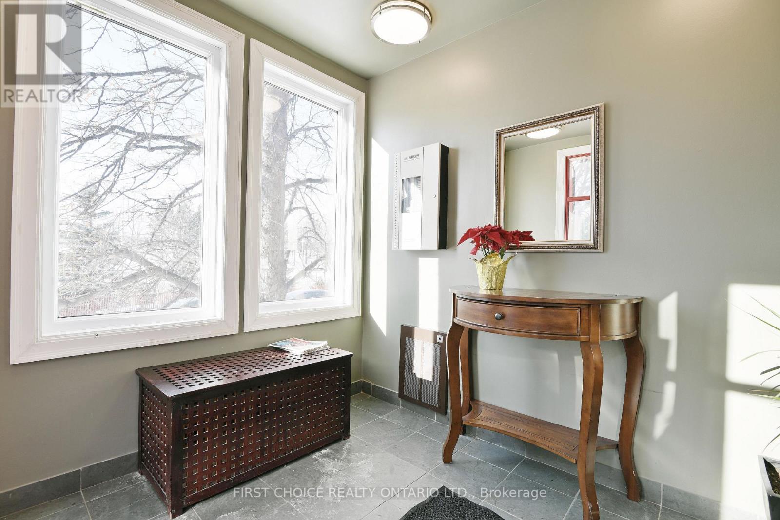 104 - 175 Woodbine Place, Ottawa, Ontario  K1S 5M8 - Photo 3 - X12444962
