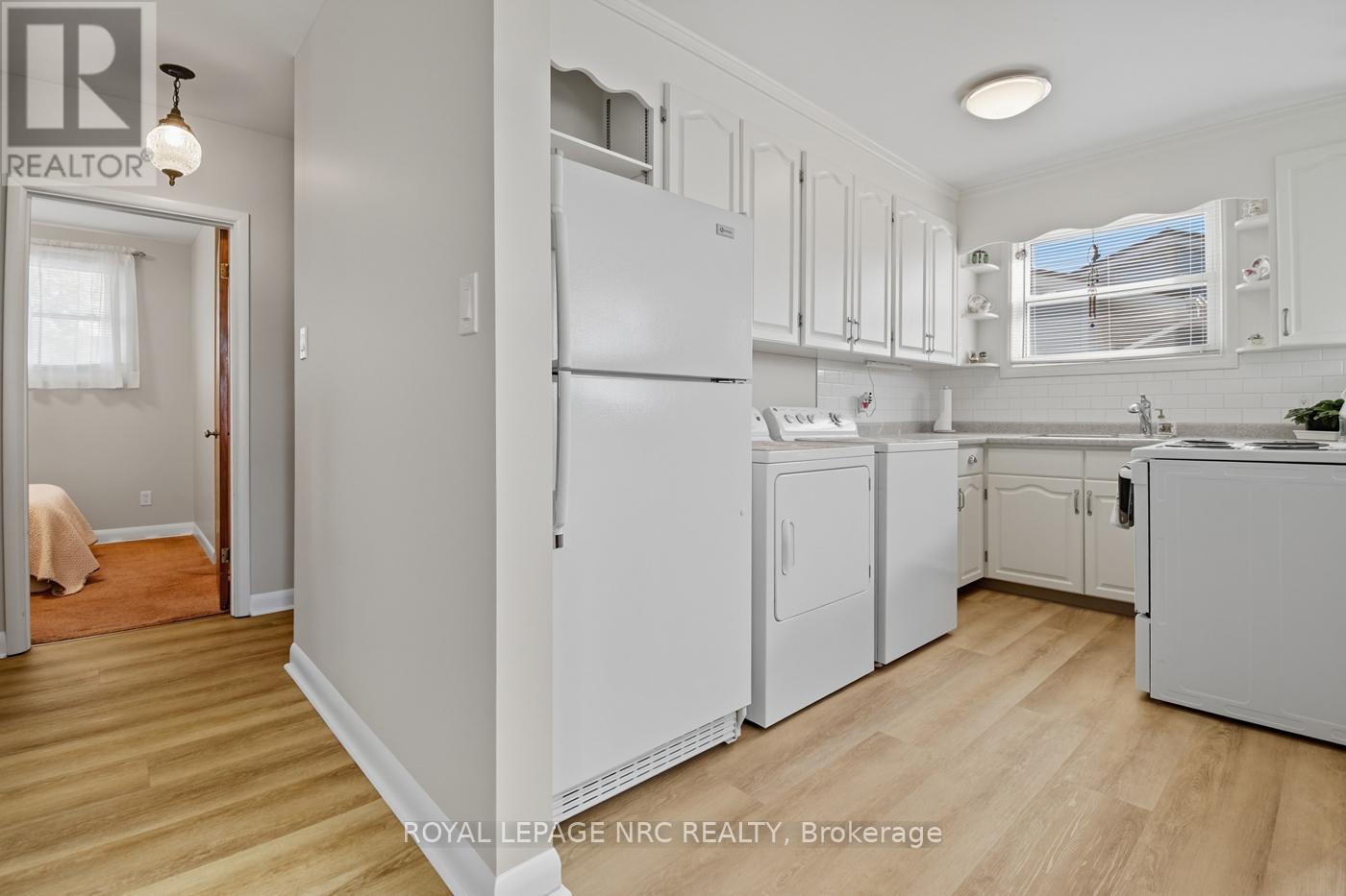 236 Johnston Street, Port Colborne, Ontario  L3K 1H5 - Photo 14 - X12444953
