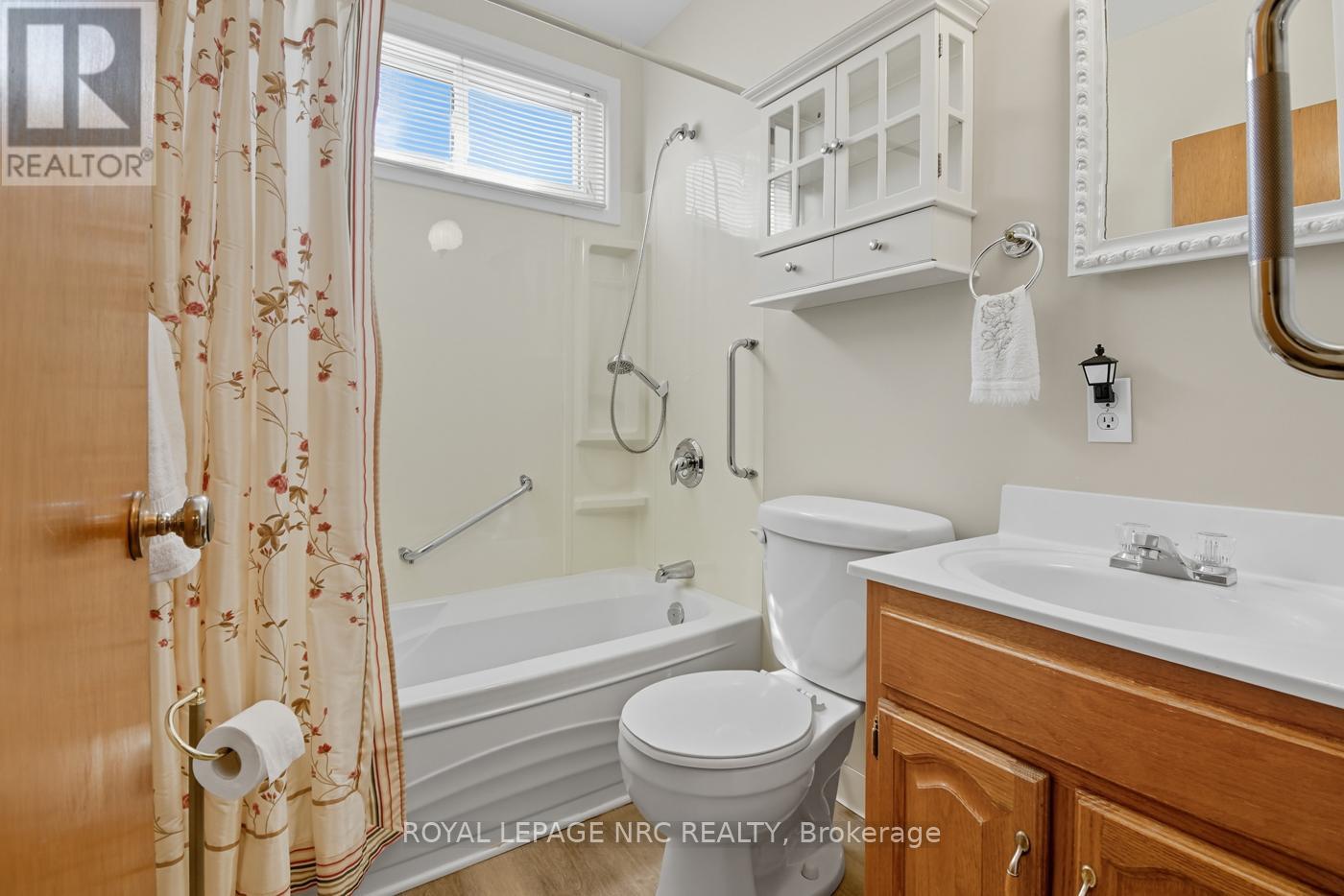 236 Johnston Street, Port Colborne, Ontario  L3K 1H5 - Photo 21 - X12444953