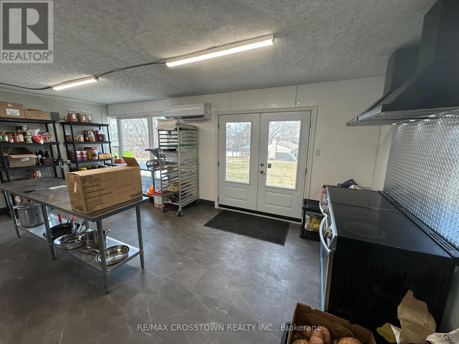 822 Ward Street, Selwyn, Ontario  K0L 1H0 - Photo 7 - X12432122