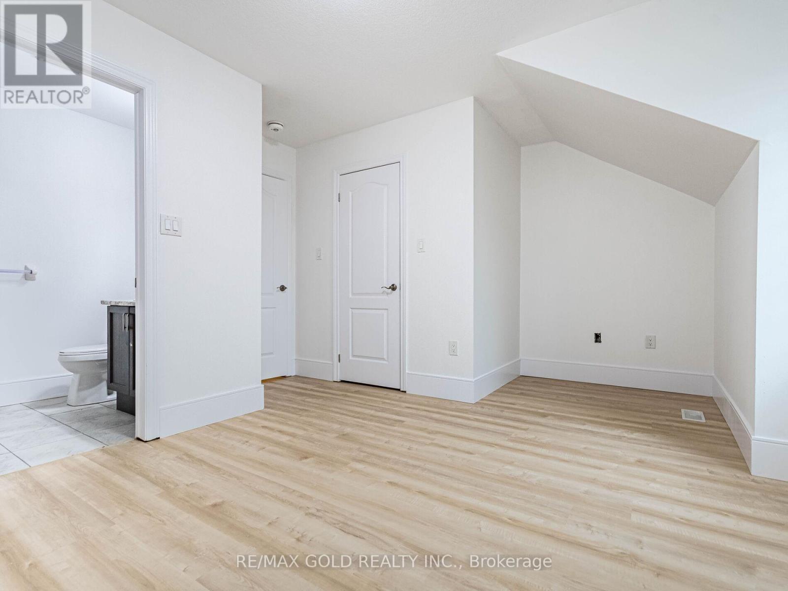 436 Linden Drive, Cambridge, Ontario  N3H 0C6 - Photo 39 - X12443135