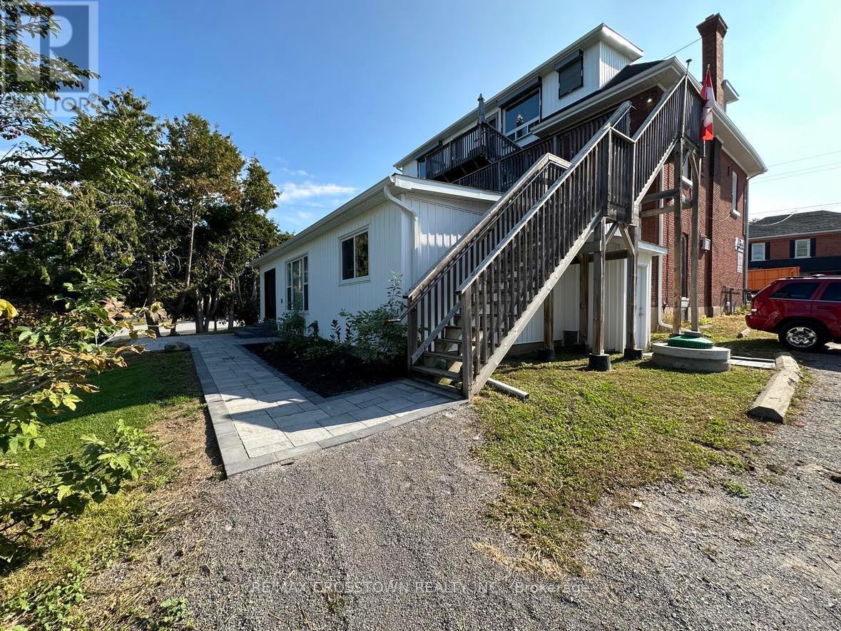 822 Ward Street, Selwyn, Ontario  K0L 1H0 - Photo 10 - X12432122
