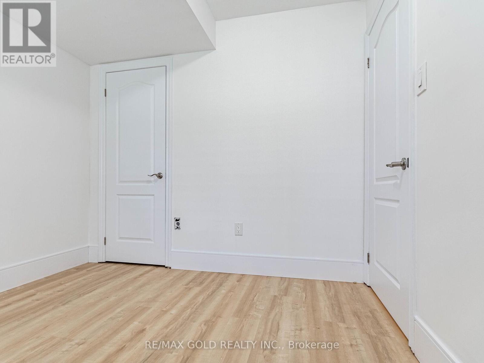 436 Linden Drive, Cambridge, Ontario  N3H 0C6 - Photo 9 - X12443135