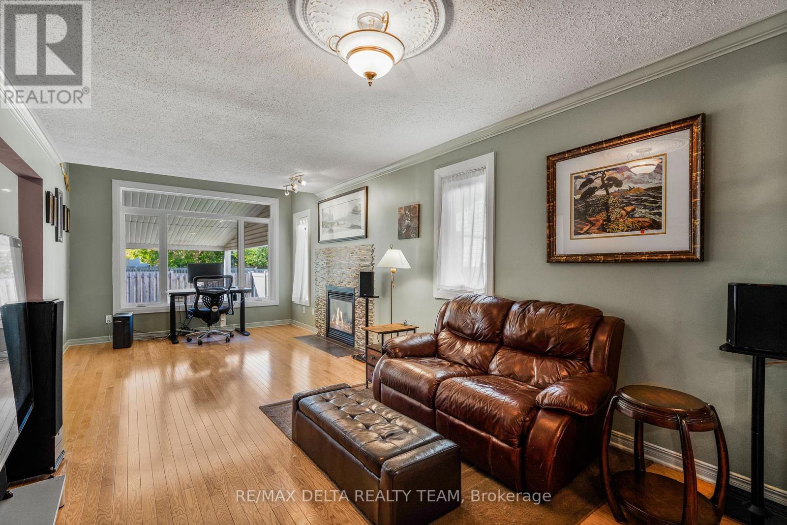 18 Longshire Circle, Ottawa, Ontario  K2J 4K7 - Photo 15 - X12443696