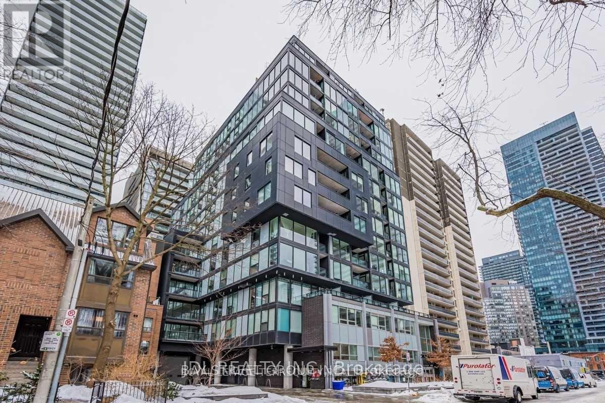 304 - 17 DUNDONALD STREET, Toronto, Ontario