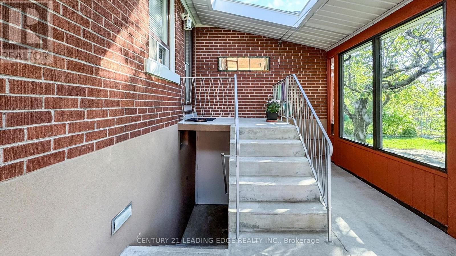 325 Waterloo Avenue, Toronto, Ontario  M3H 4A4 - Photo 42 - C12444933