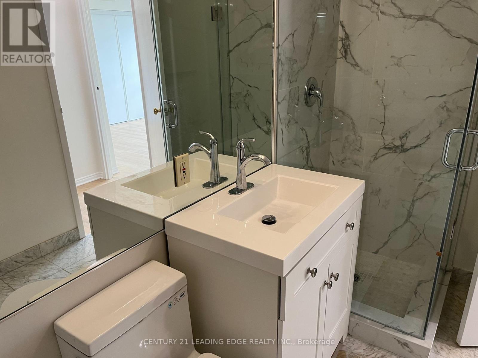 607 - 10 Queens Quay W, Toronto, Ontario  M5J 2R9 - Photo 11 - C12444947