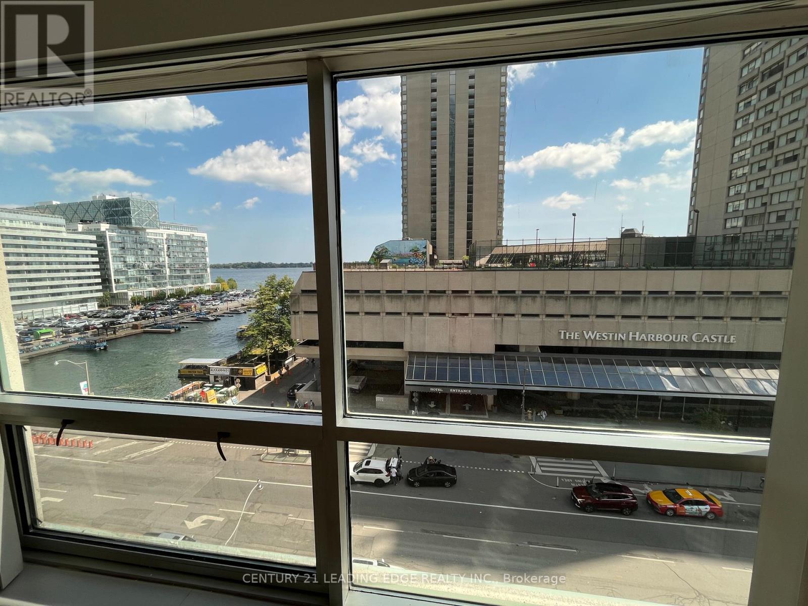 607 - 10 Queens Quay W, Toronto, Ontario  M5J 2R9 - Photo 14 - C12444947