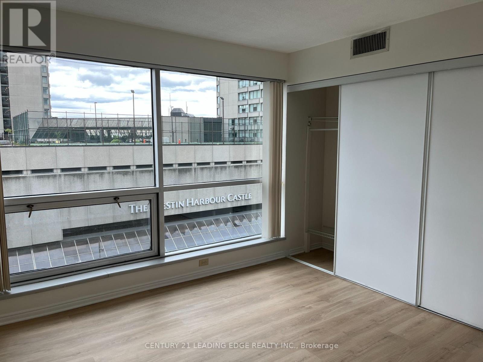 607 - 10 Queens Quay W, Toronto, Ontario  M5J 2R9 - Photo 15 - C12444947
