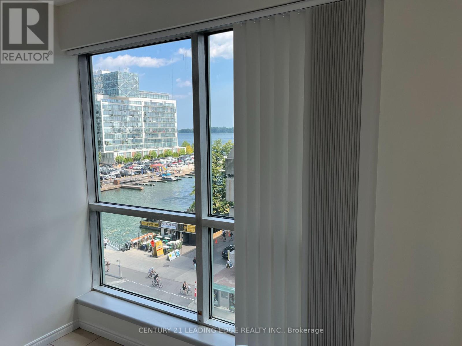 607 - 10 Queens Quay W, Toronto, Ontario  M5J 2R9 - Photo 20 - C12444947