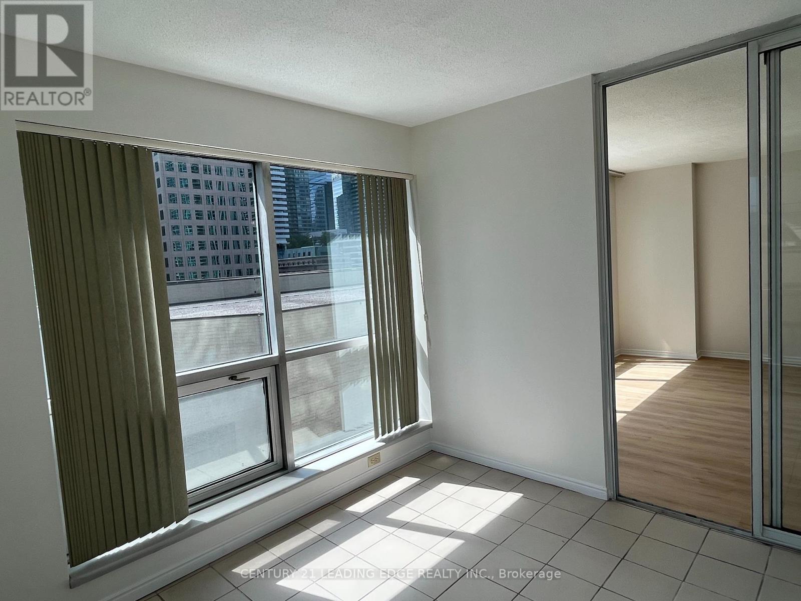 607 - 10 Queens Quay W, Toronto, Ontario  M5J 2R9 - Photo 22 - C12444947