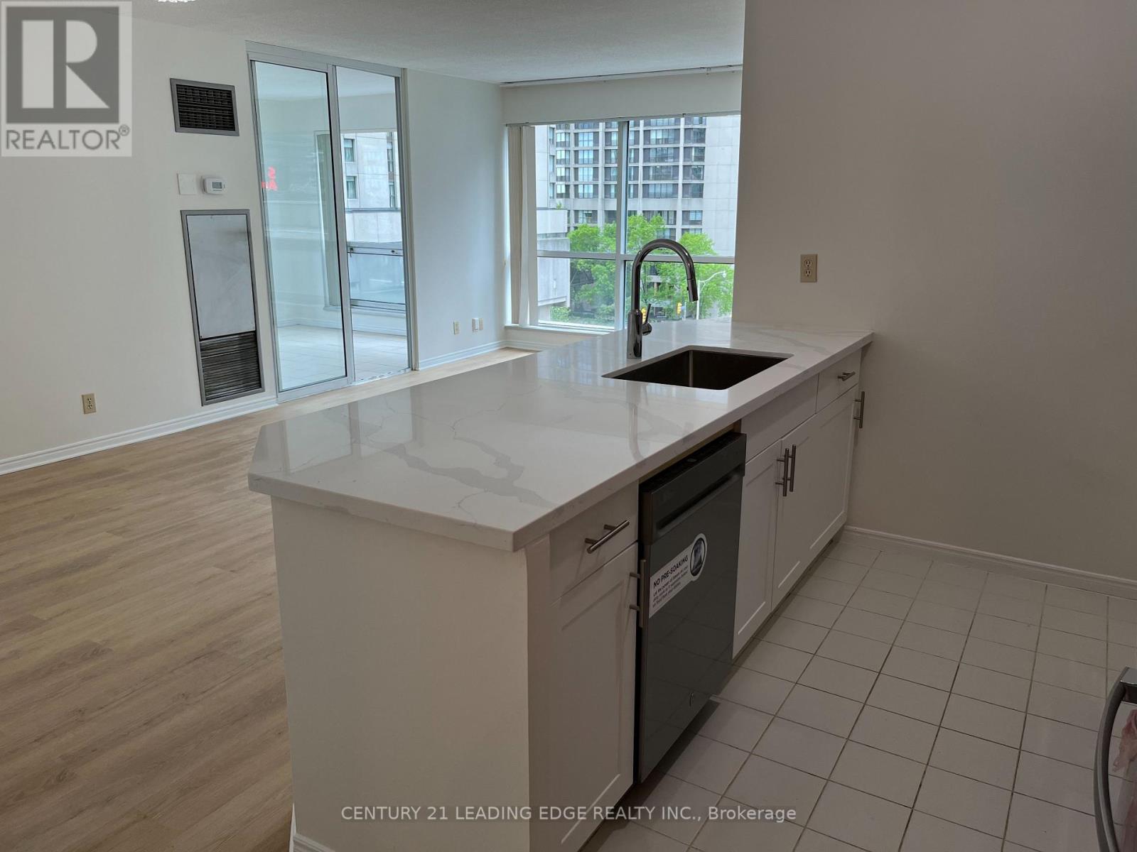 607 - 10 Queens Quay W, Toronto, Ontario  M5J 2R9 - Photo 26 - C12444947
