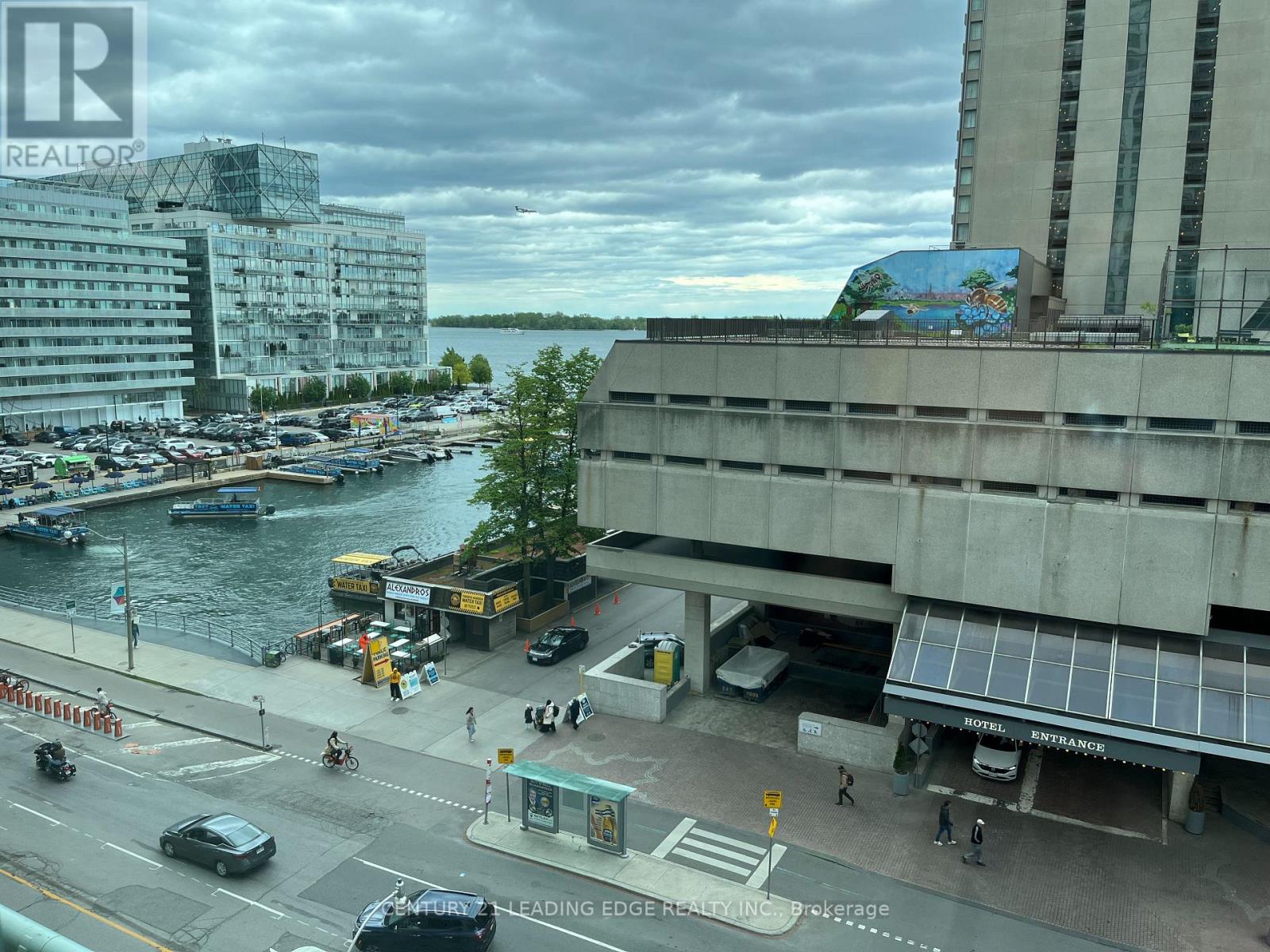 607 - 10 Queens Quay W, Toronto, Ontario  M5J 2R9 - Photo 29 - C12444947