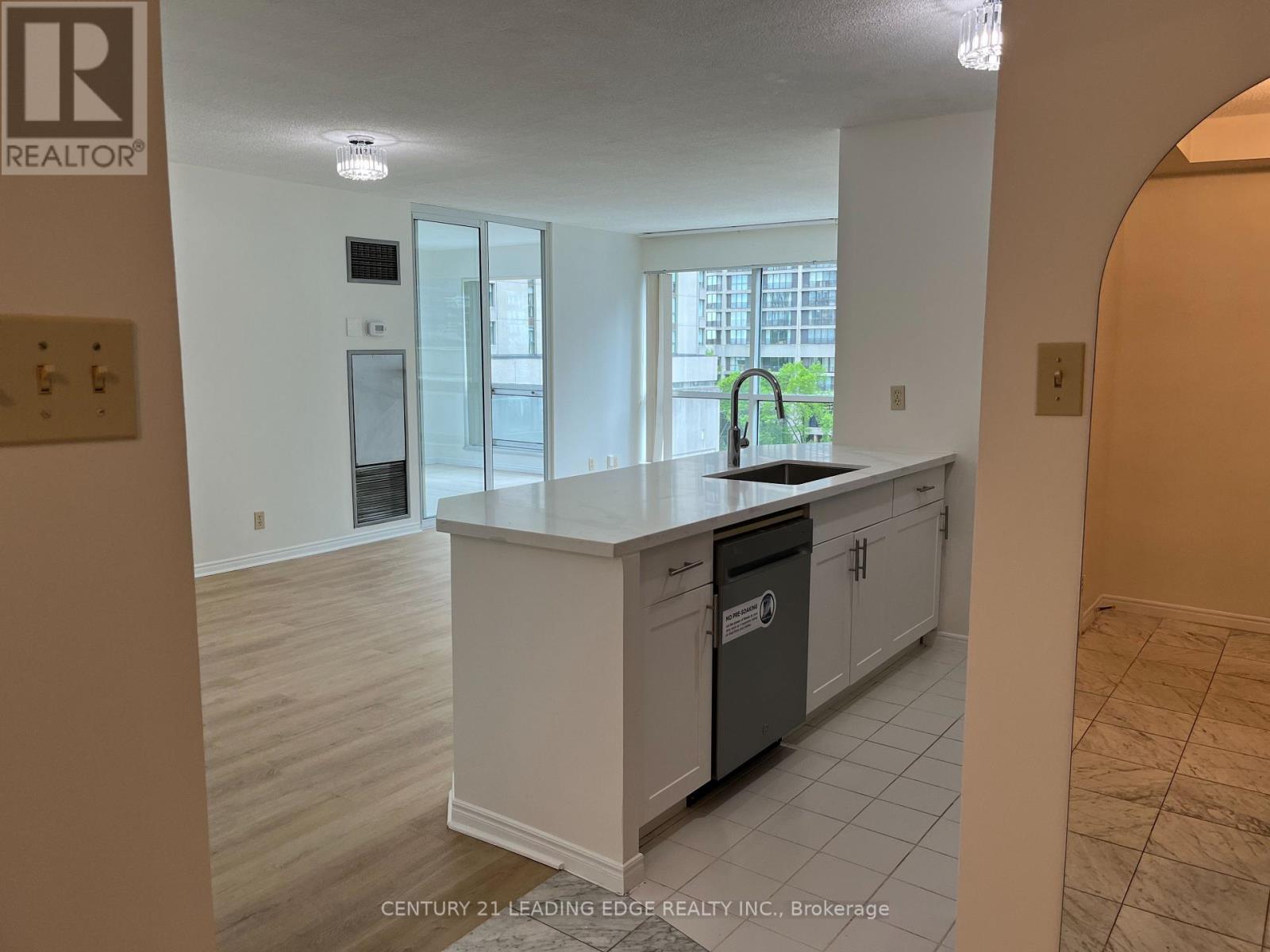 607 - 10 Queens Quay W, Toronto, Ontario  M5J 2R9 - Photo 3 - C12444947