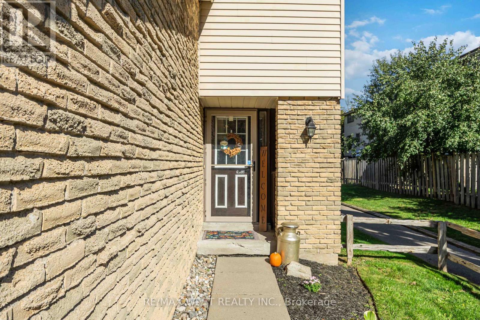 E8 - 221 Ormond Drive, Oshawa, Ontario  L1G 6T7 - Photo 4 - E12444964