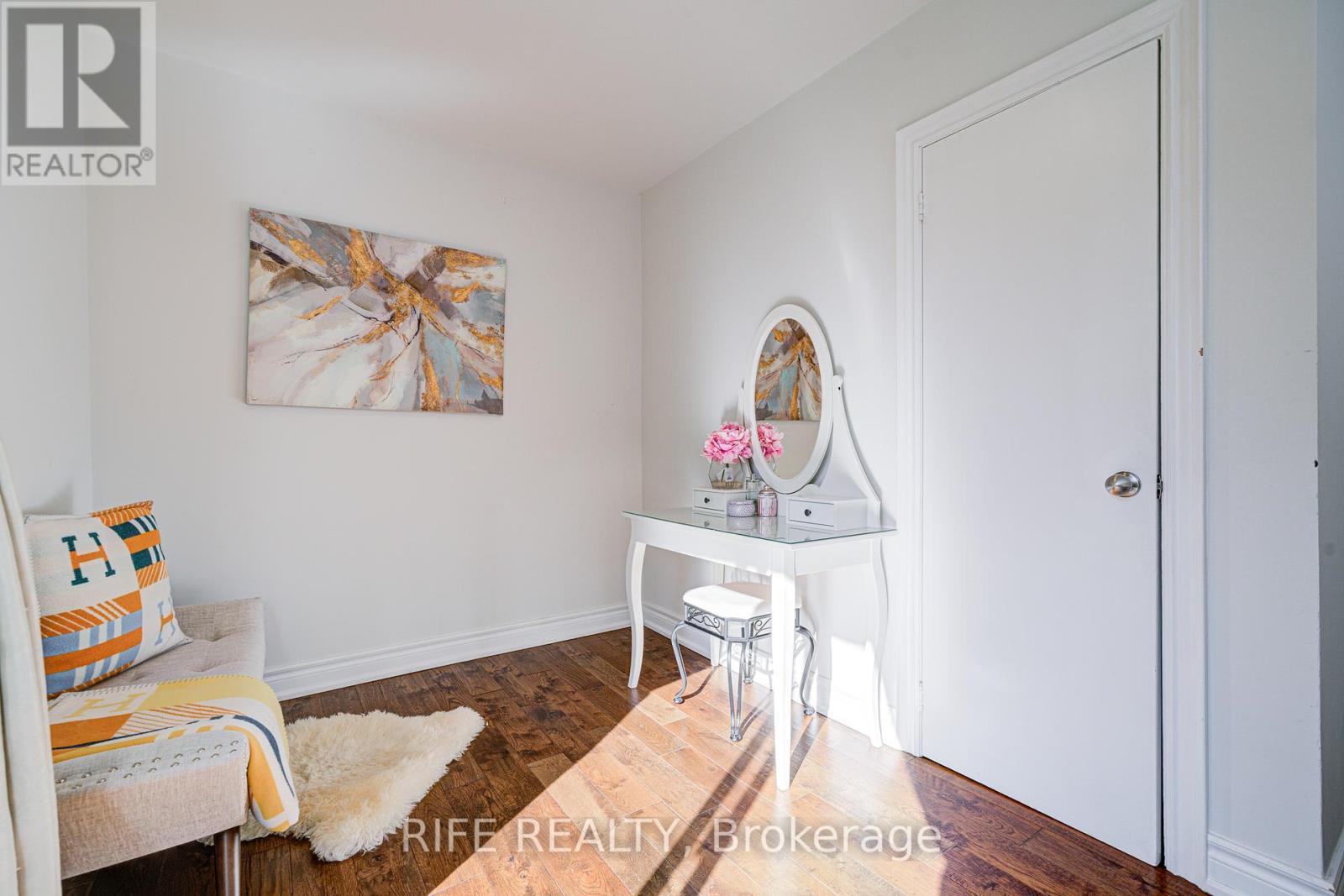 306 Wenlock Street, Richmond Hill (Harding), Ontario  L4C 1M7 - Photo 9 - N12444943