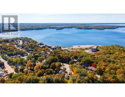 18 Kristen Heights, Parry Sound, Ca