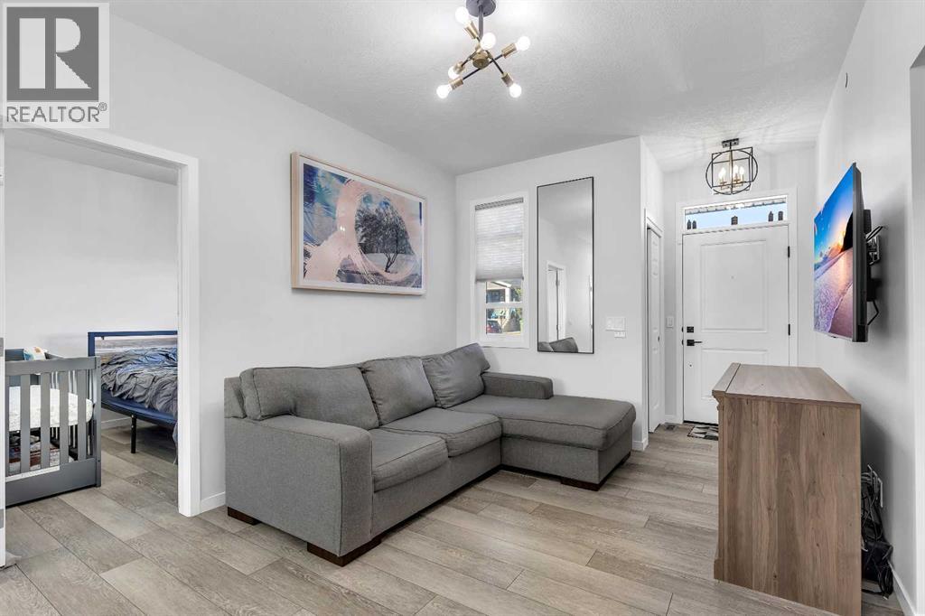 21 Lucas Rise Nw, Calgary, Alberta  T3P 1N3 - Photo 5 - A2259921