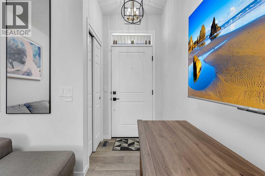 21 Lucas Rise Nw, Calgary, Alberta  T3P 1N3 - Photo 2 - A2259921