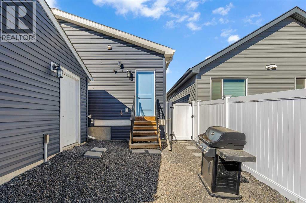 21 Lucas Rise Nw, Calgary, Alberta  T3P 1N3 - Photo 33 - A2259921