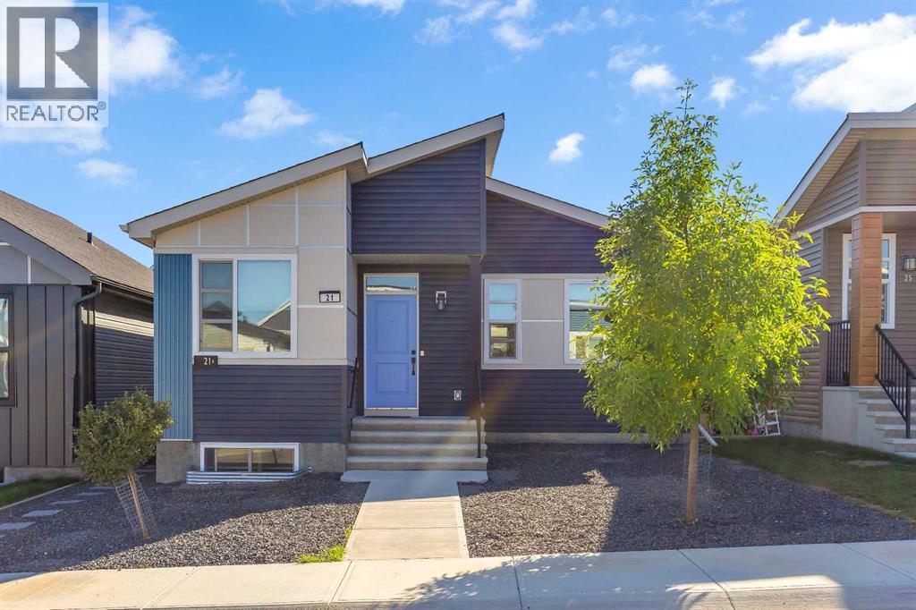 21 Lucas Rise Nw, Calgary, Alberta  T3P 1N3 - Photo 1 - A2259921