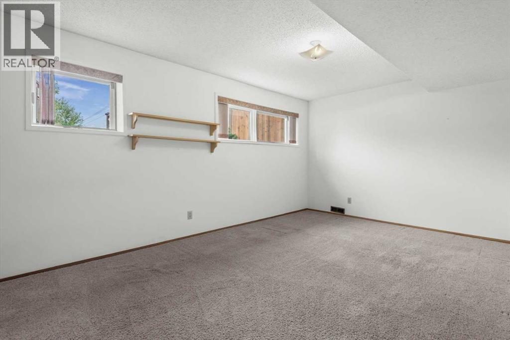 112 Nottingham Road Nw, Calgary, Alberta  T2K 5L8 - Photo 32 - A2261478
