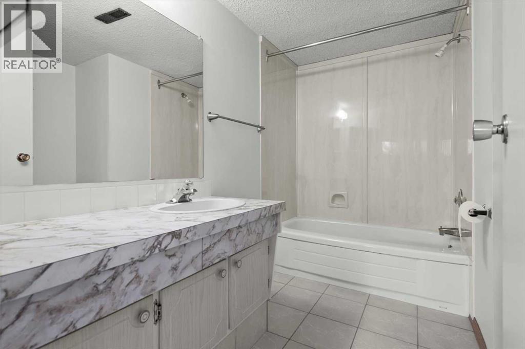 112 Nottingham Road Nw, Calgary, Alberta  T2K 5L8 - Photo 34 - A2261478